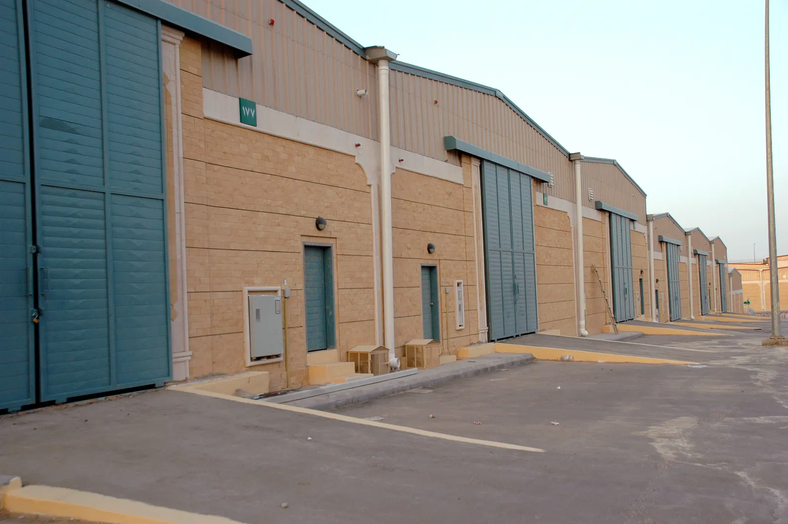 Pearl centre — warehouse units
